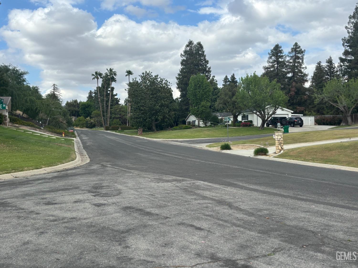 4120 Flintridge Drive — photo 3