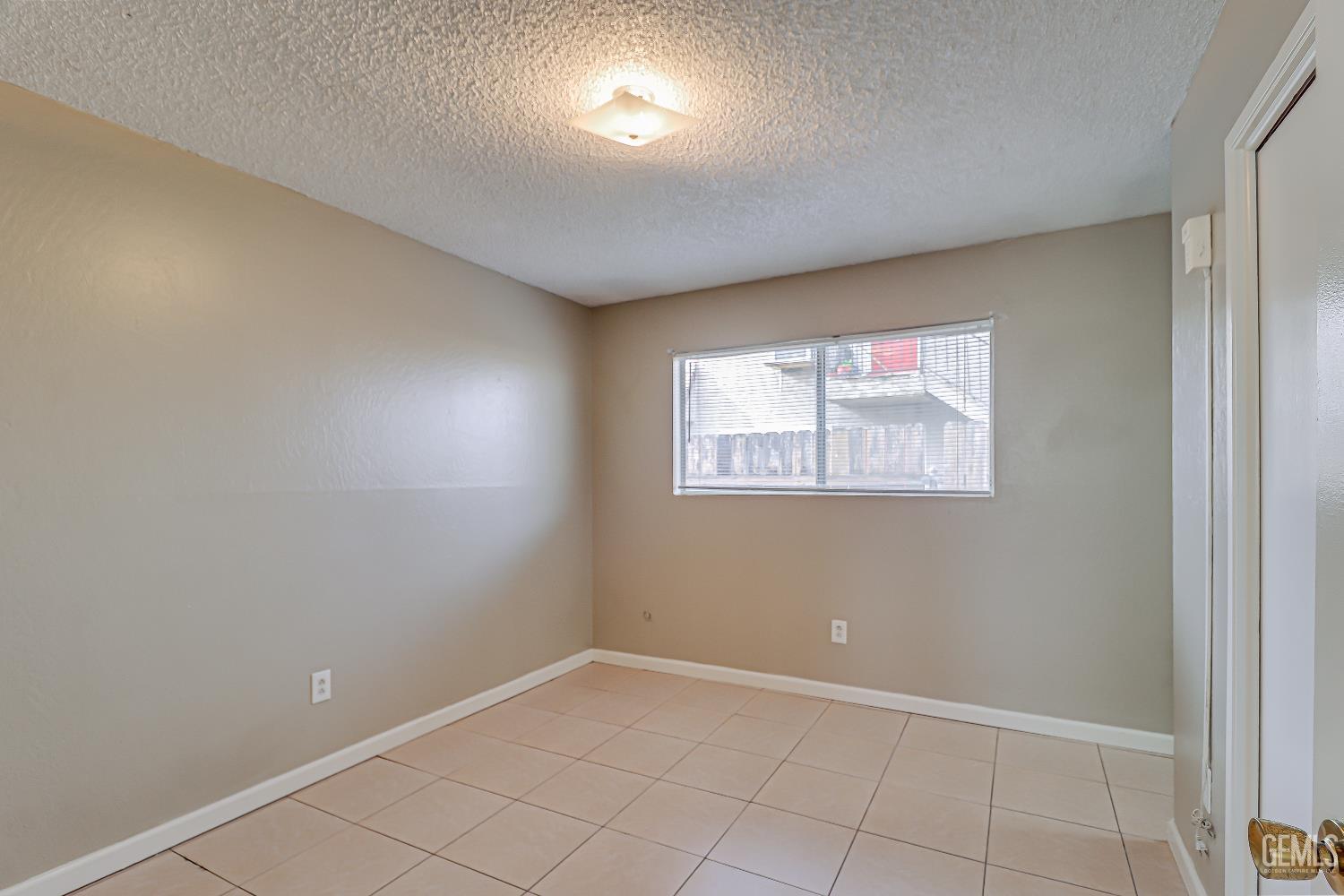 3840 White Lane — photo 10