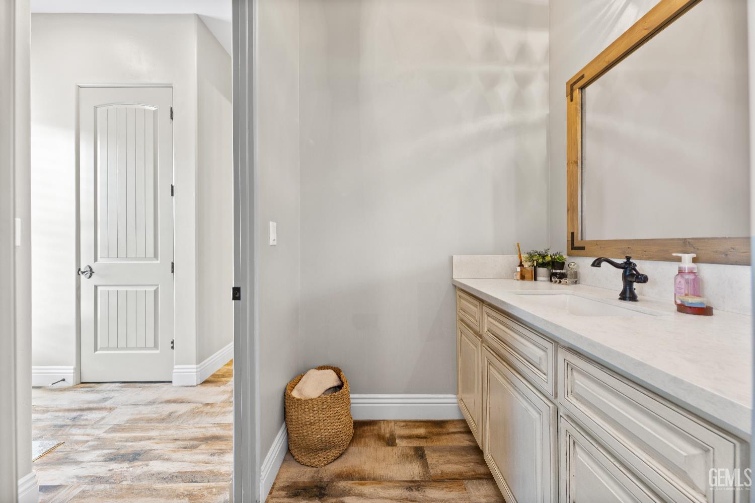 15521 Georges letour Avenue — photo 36