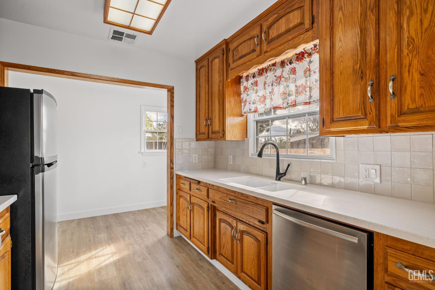 2416 Barnett Street — photo 14