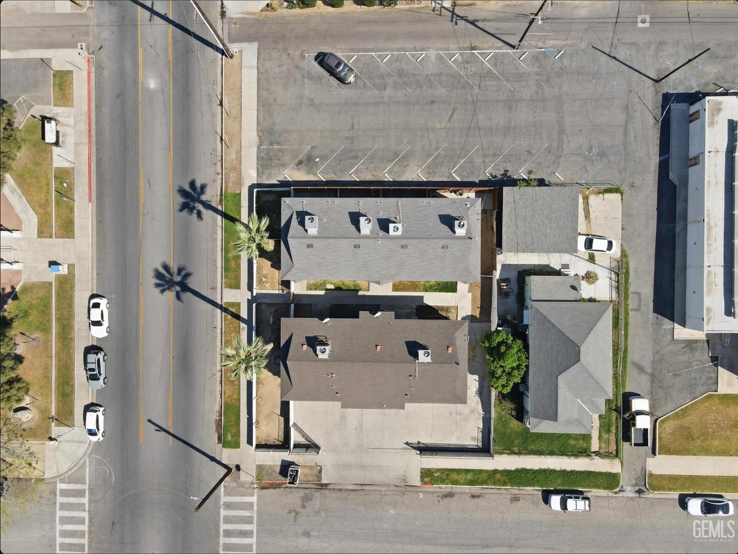 1401 Baker Street — photo 4