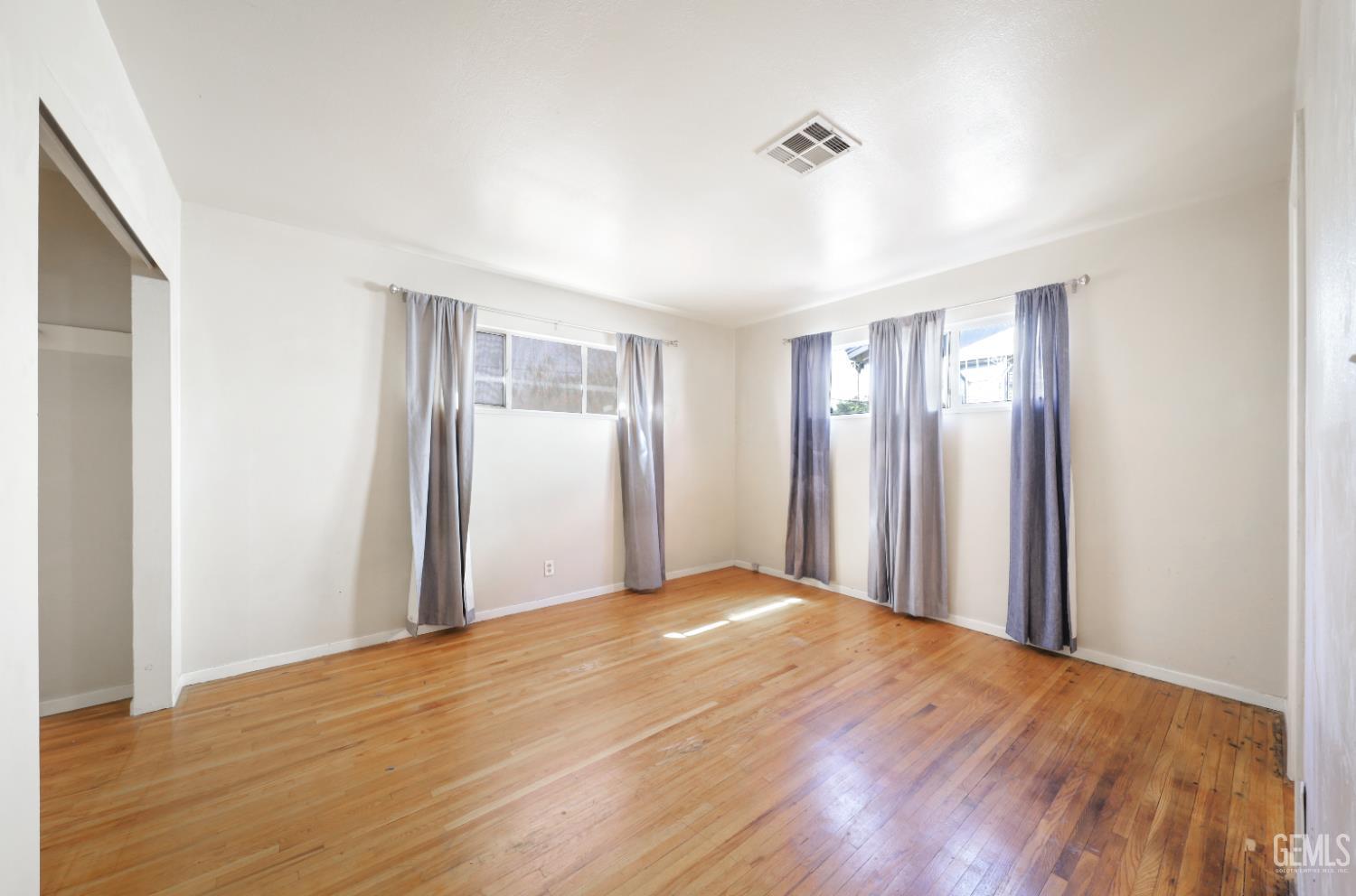 2800 N Pomona Street — photo 24