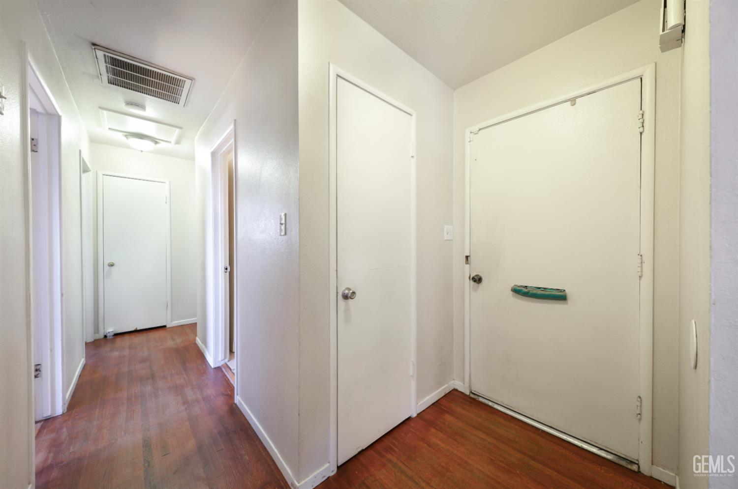 2800 N Pomona Street — photo 21