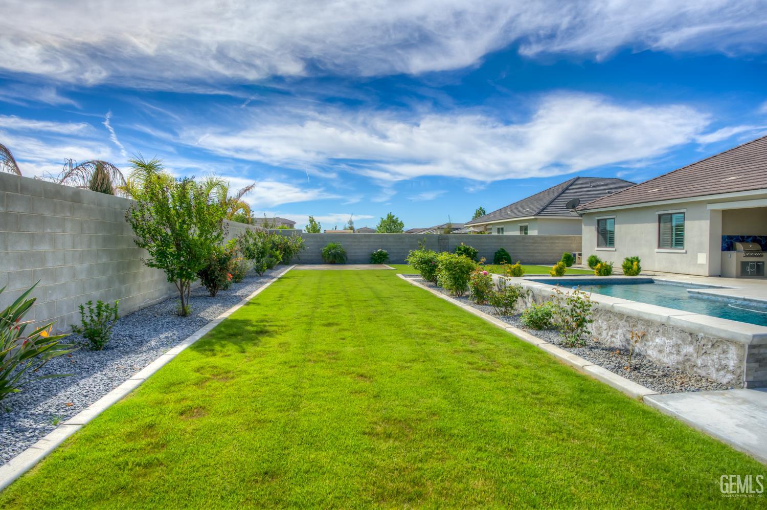 3702 Marian Way — photo 47