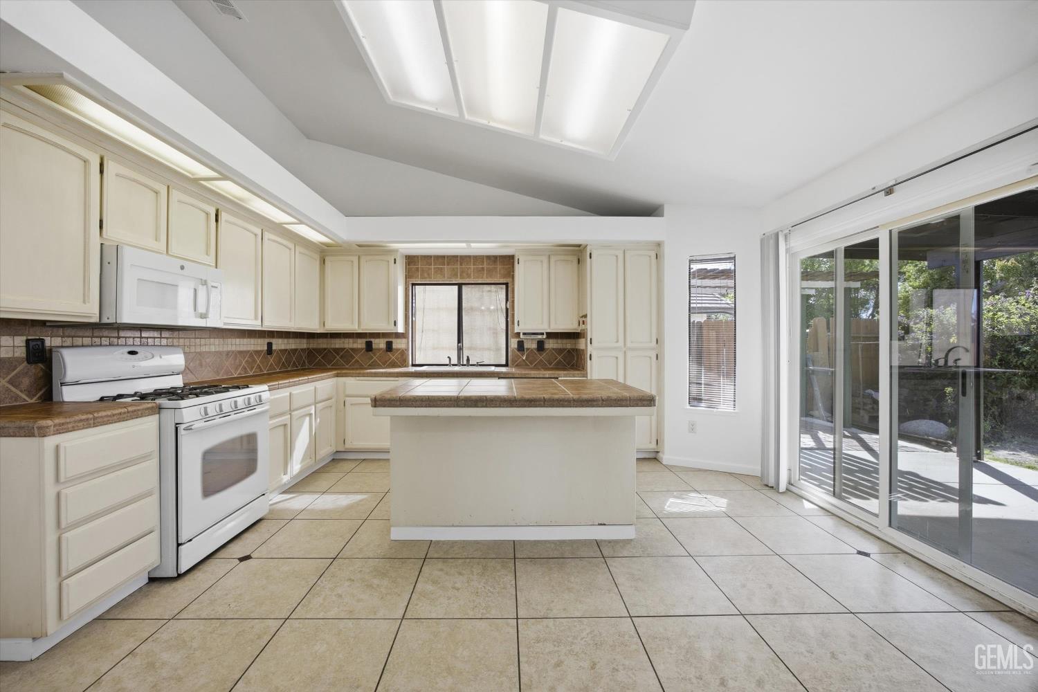 11513 Jenlee Avenue — photo 13