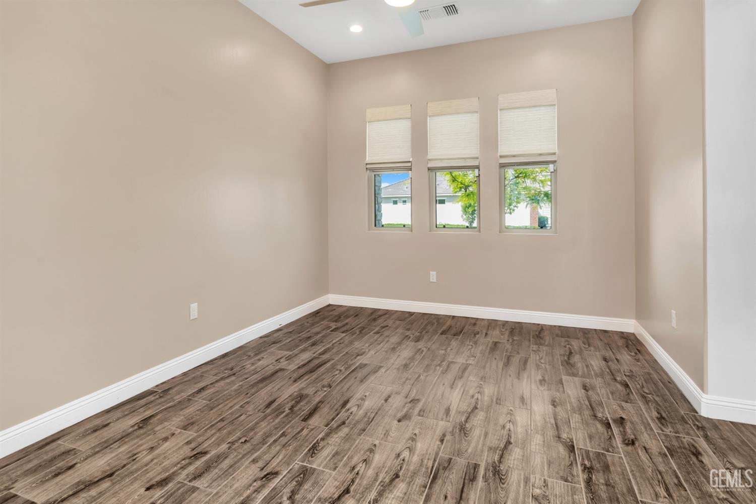 3702 Marian Way — photo 10