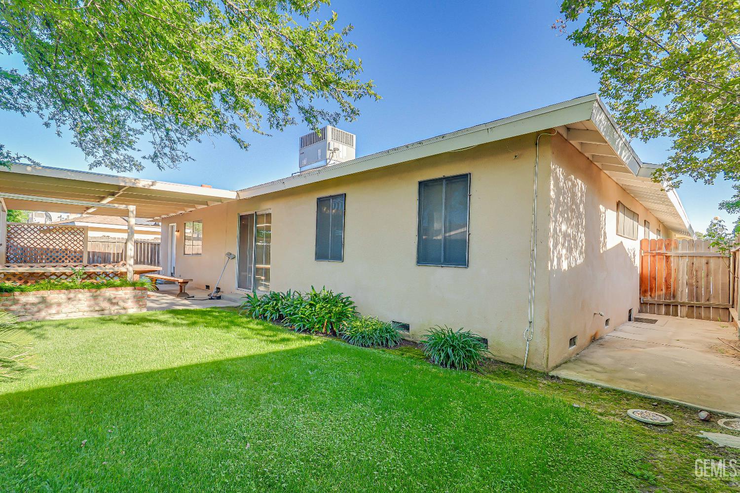 6212 Friant Drive — photo 28