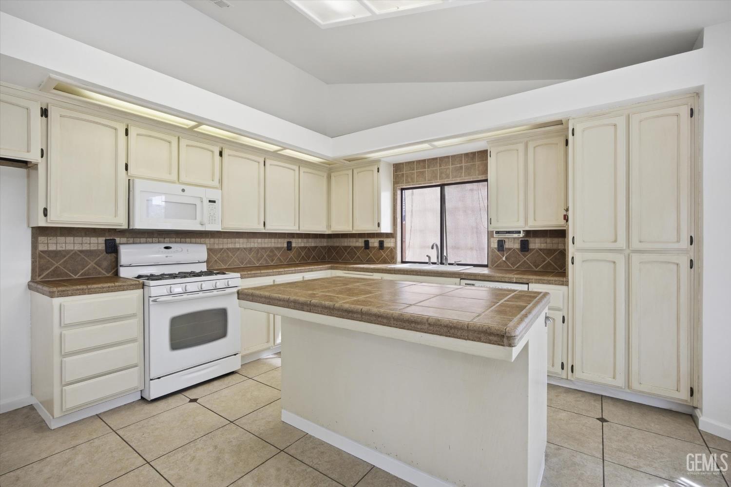 11513 Jenlee Avenue — photo 12