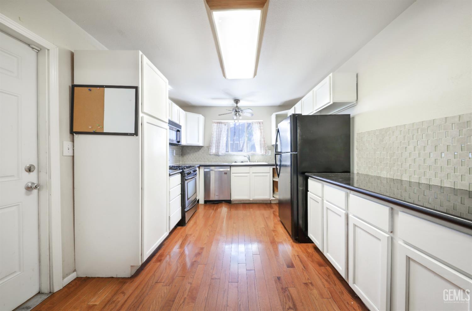 2800 N Pomona Street — photo 25