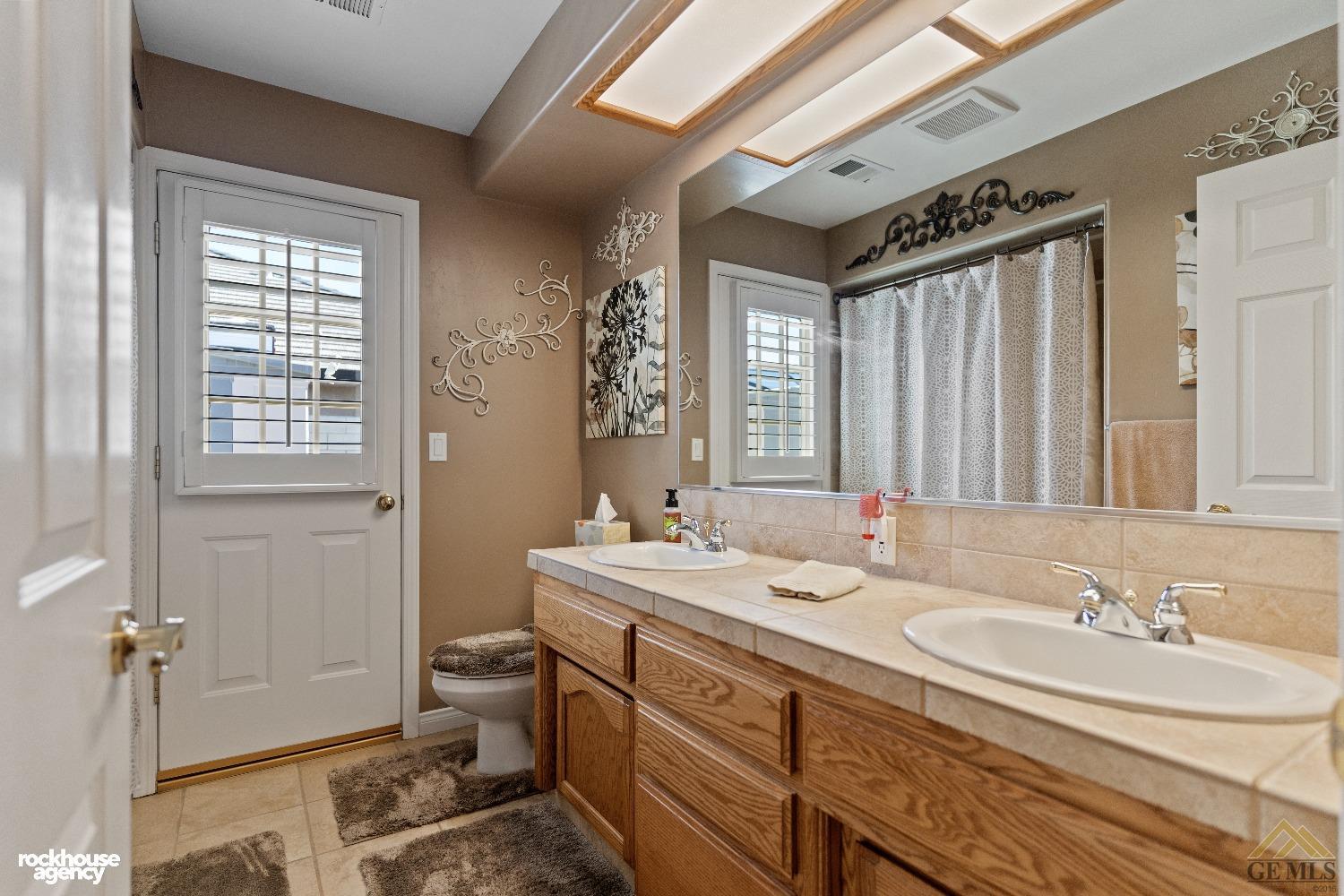 11809 Irwindale Avenue — photo 39