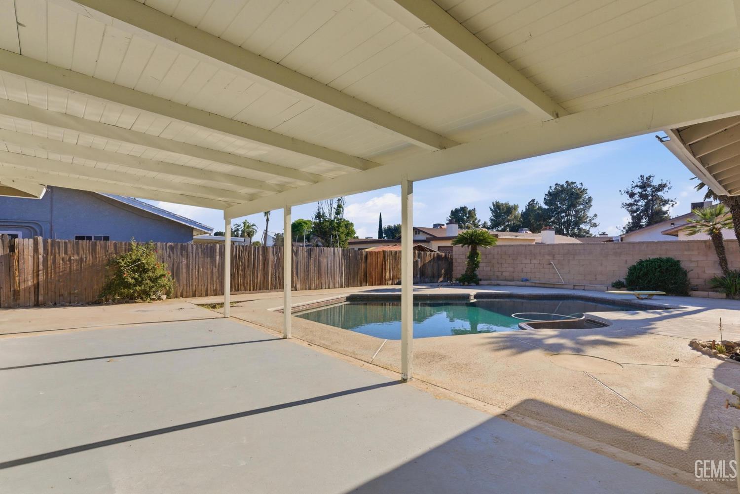 2101 Westminster Drive — photo 27