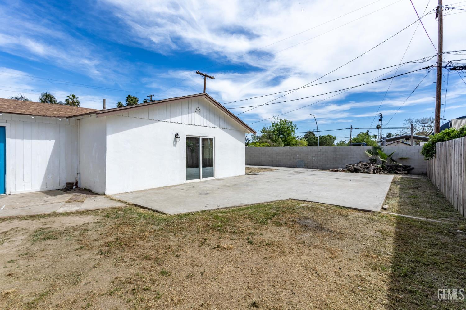 2700 Karen Place — photo 34
