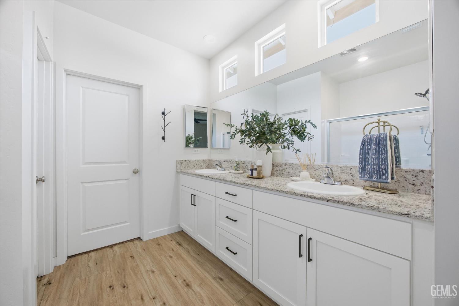 910 Hartlepool Avenue — photo 41