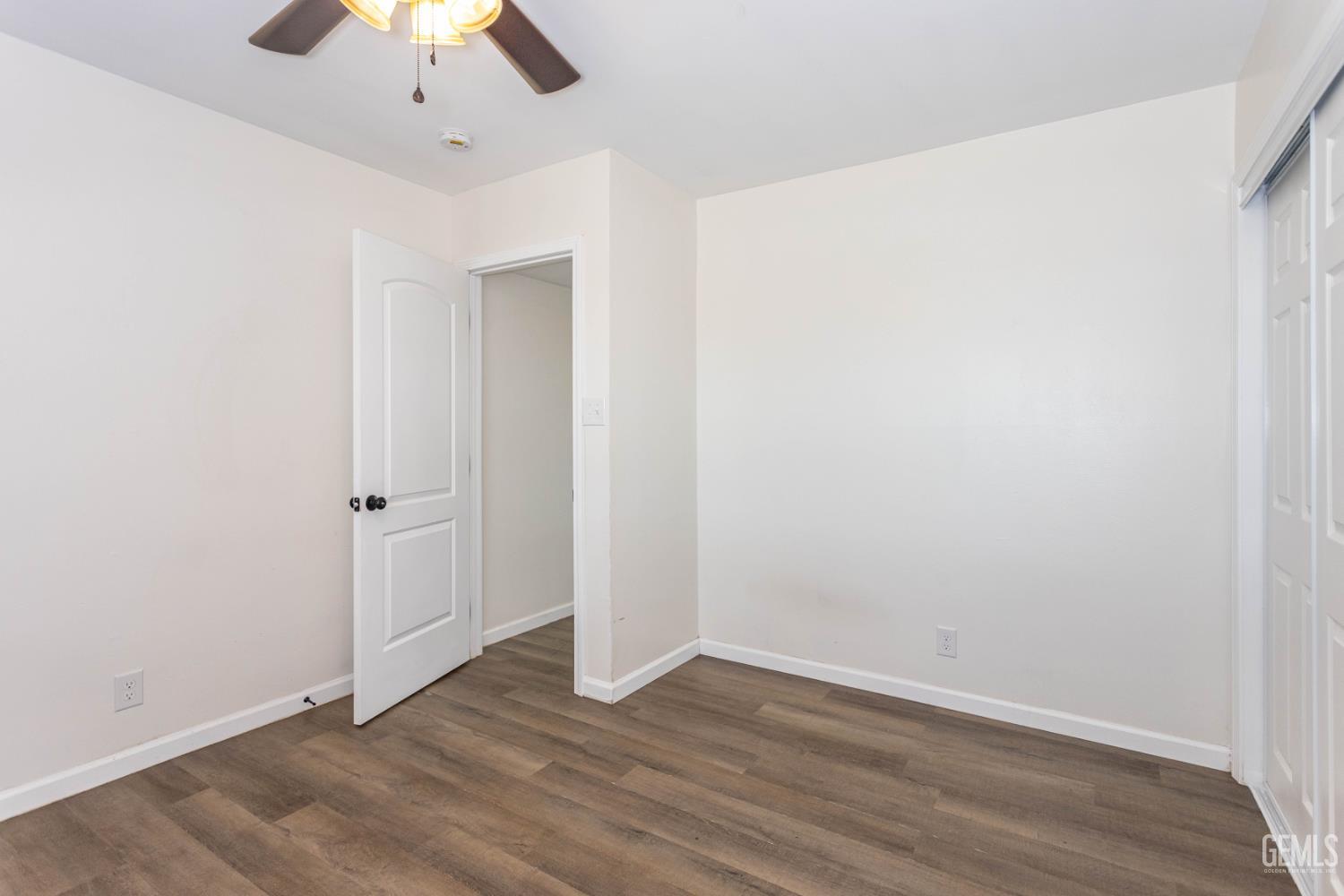 2700 Karen Place — photo 17