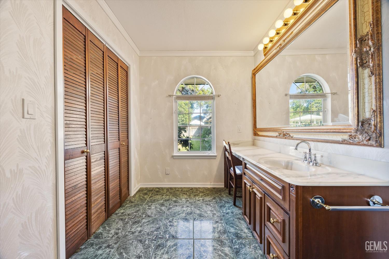6300 Carter Avenue — photo 30
