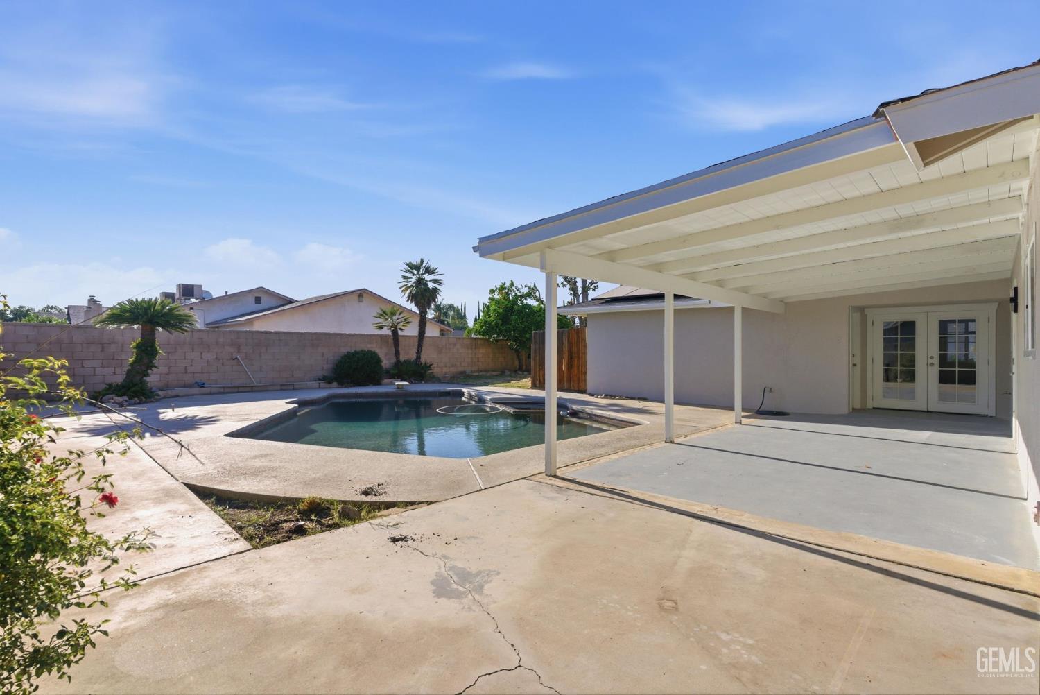 2101 Westminster Drive — photo 32