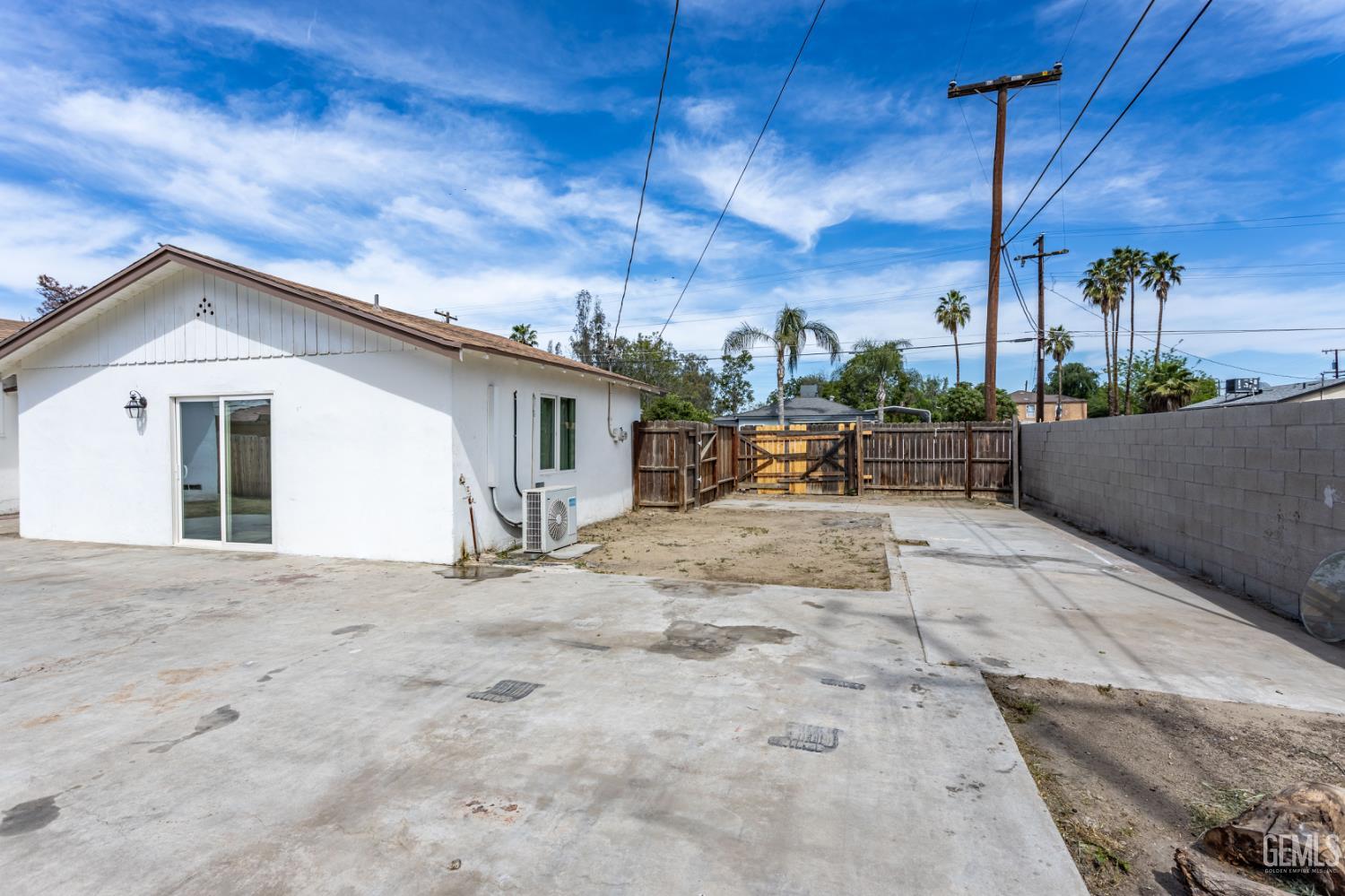 2700 Karen Place — photo 38