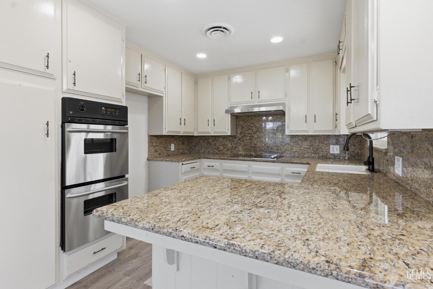2101 Westminster Drive — photo 15