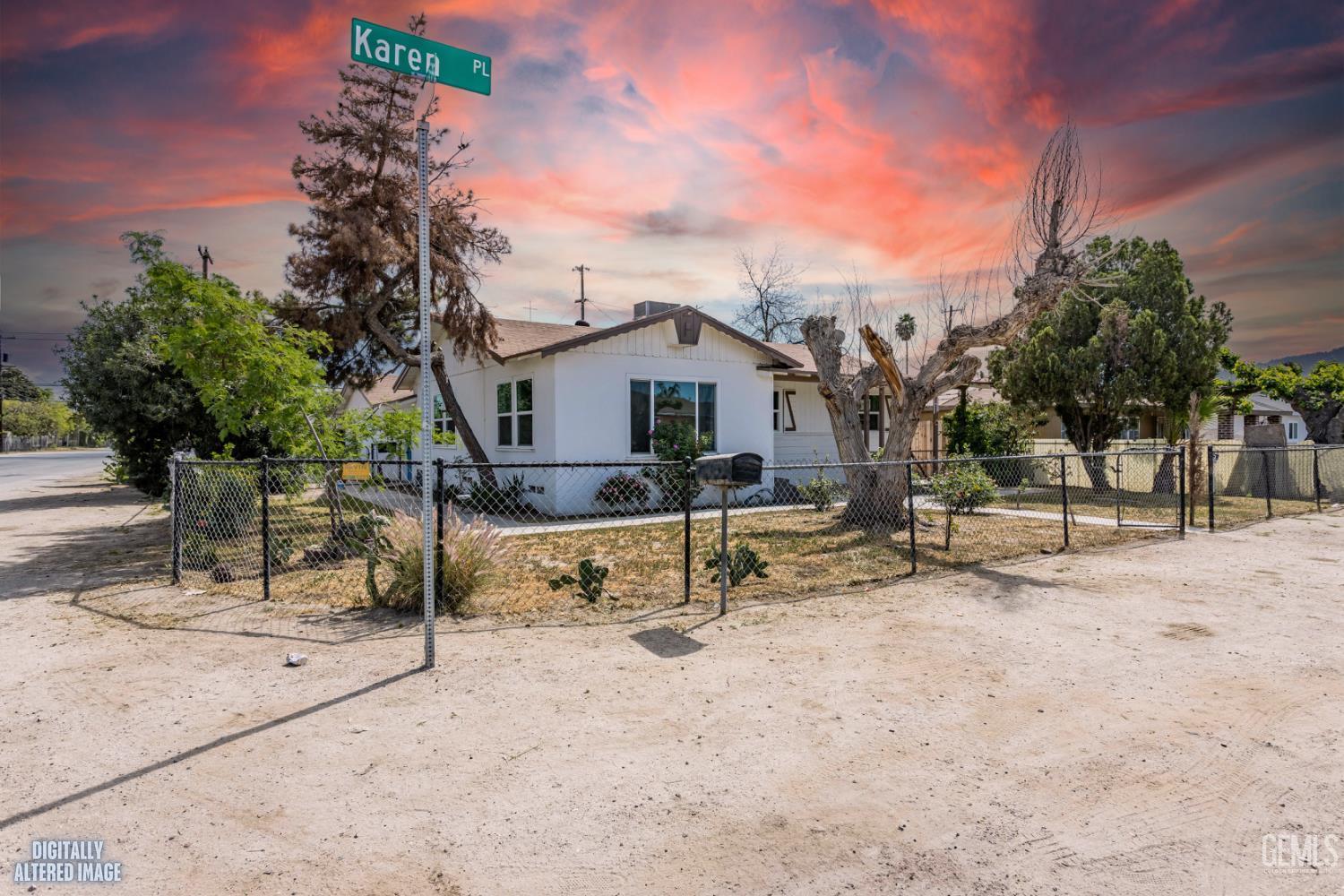 2700 Karen Place — photo 7
