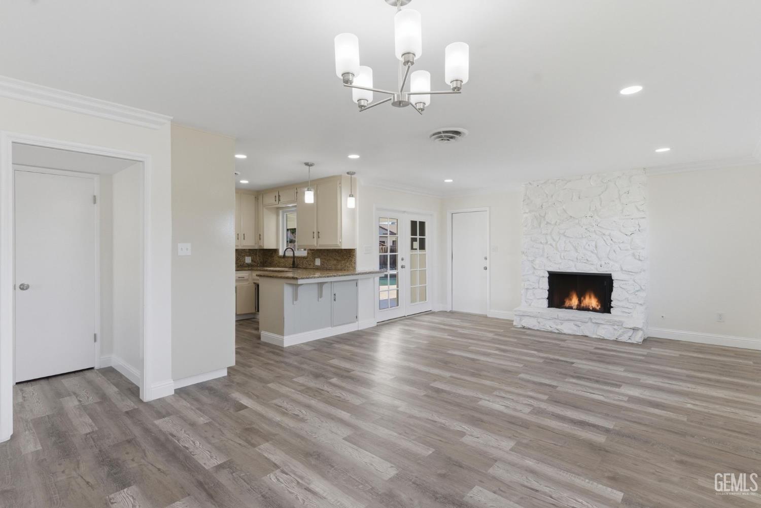 2101 Westminster Drive — photo 9