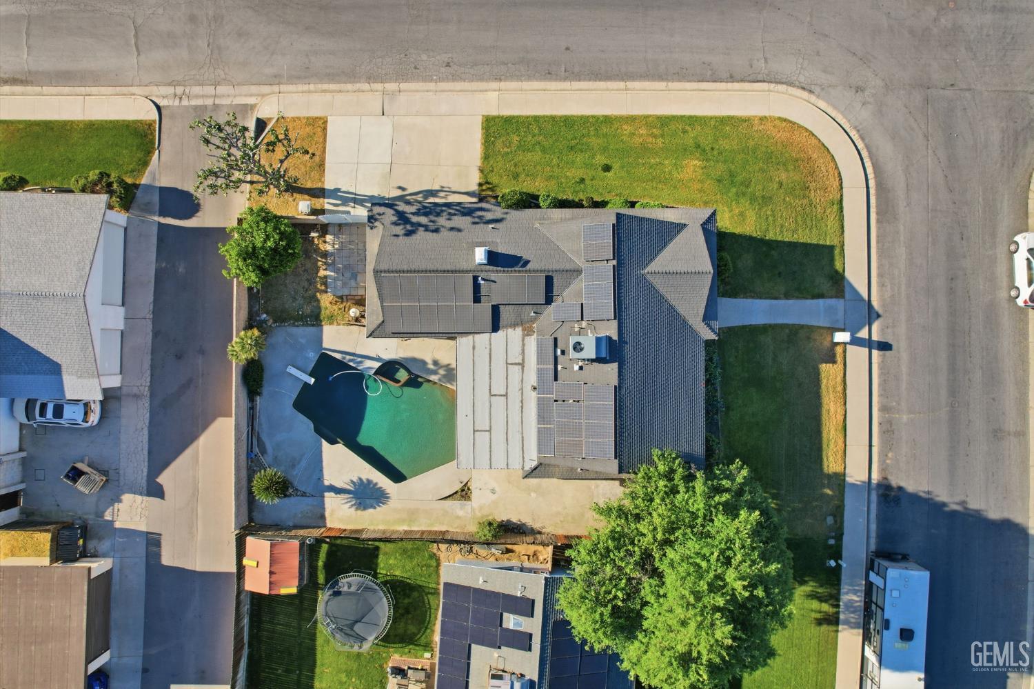 2101 Westminster Drive — photo 38