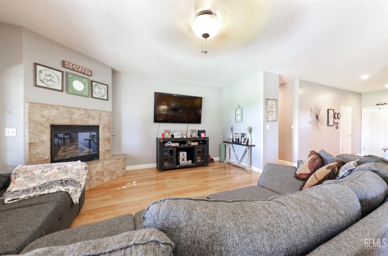 5351 Gatson Street — photo 7