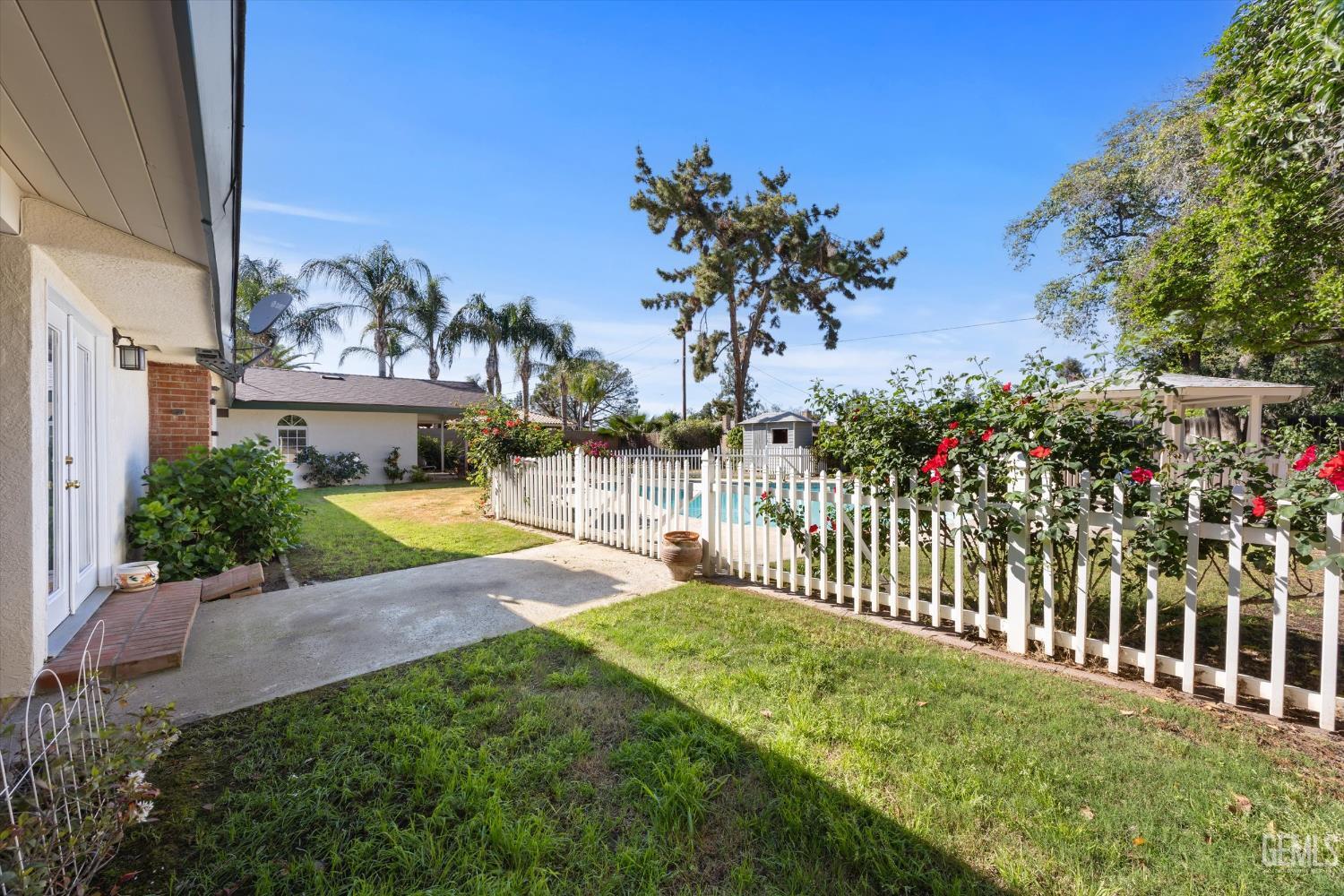 6300 Carter Avenue — photo 39