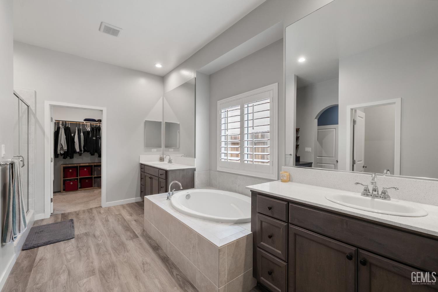 15811 Waterford Street — photo 32