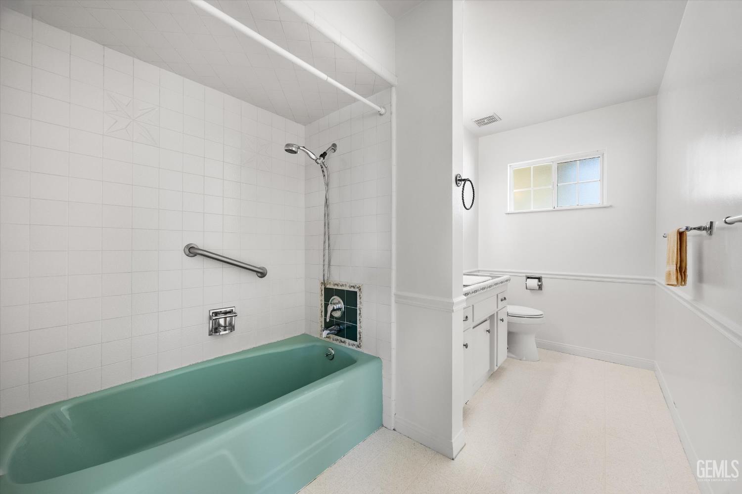 6300 Carter Avenue — photo 18