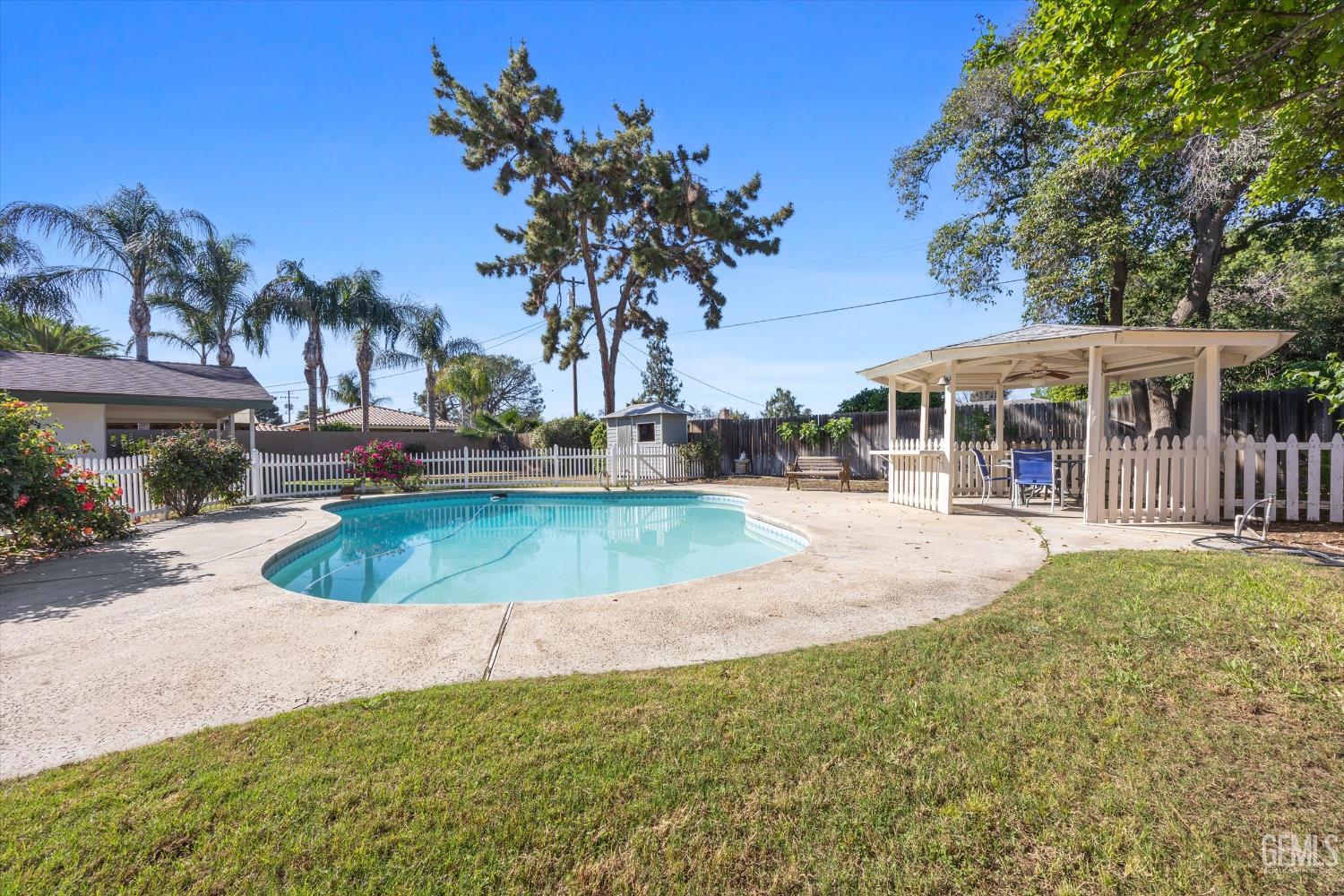 6300 Carter Avenue — photo 40