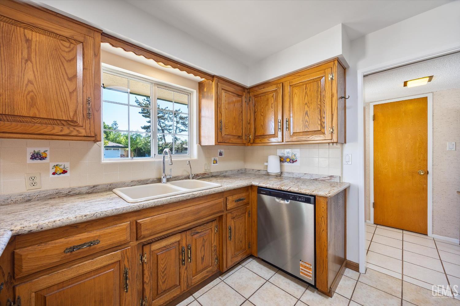 6300 Carter Avenue — photo 10