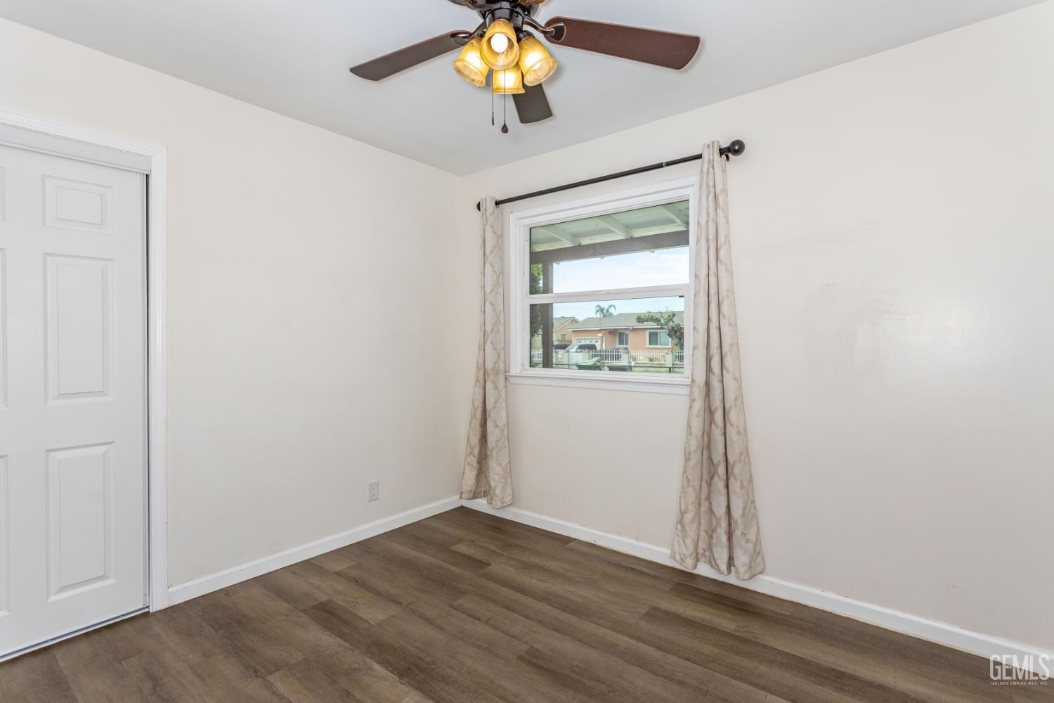 2700 Karen Place — photo 16