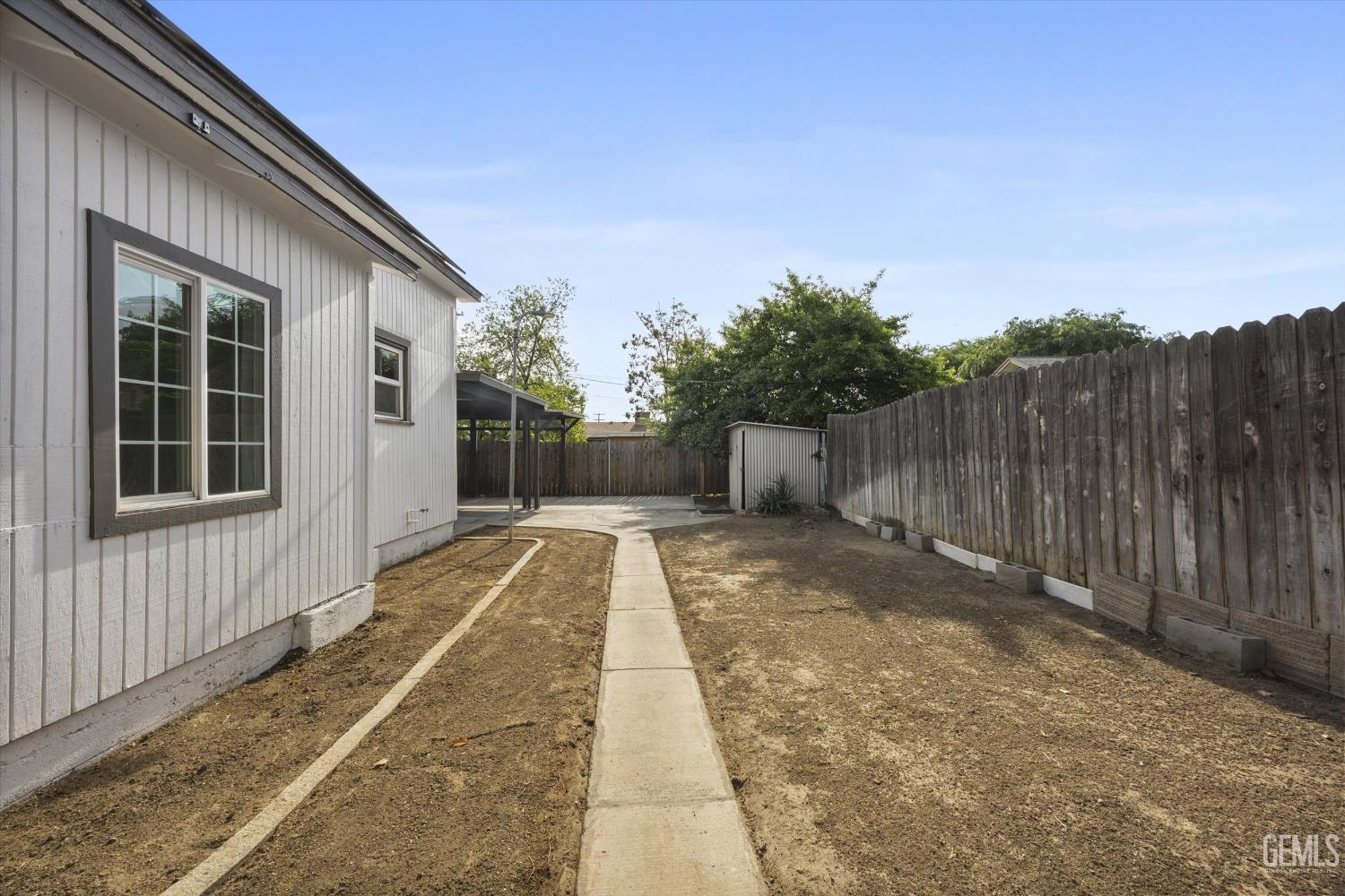 1615 Owens Street — photo 40