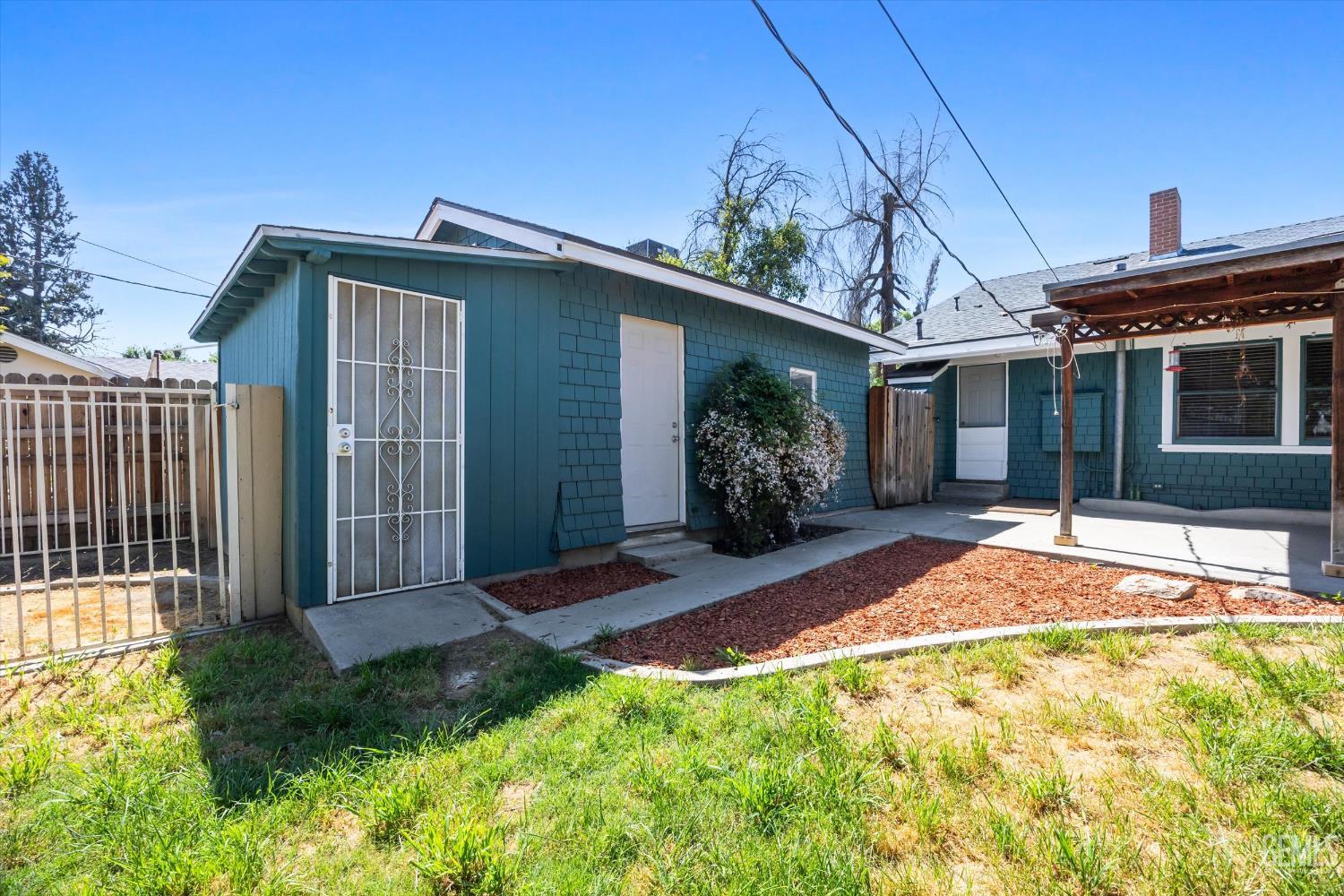 210 Oleander Avenue — photo 27