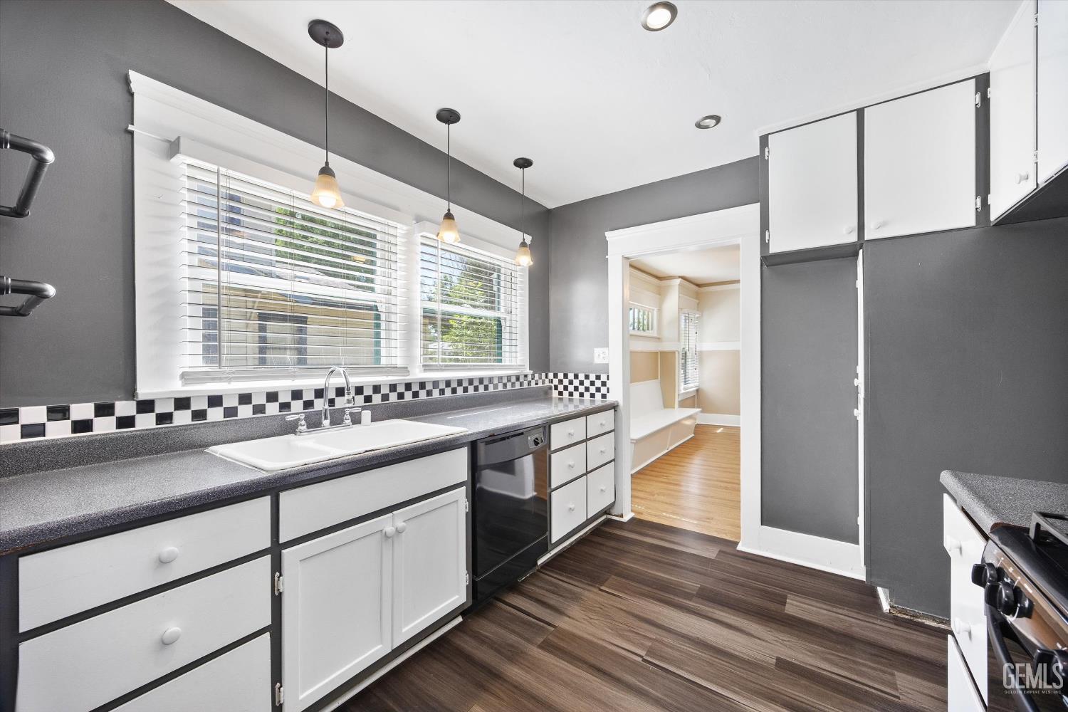 210 Oleander Avenue — photo 12