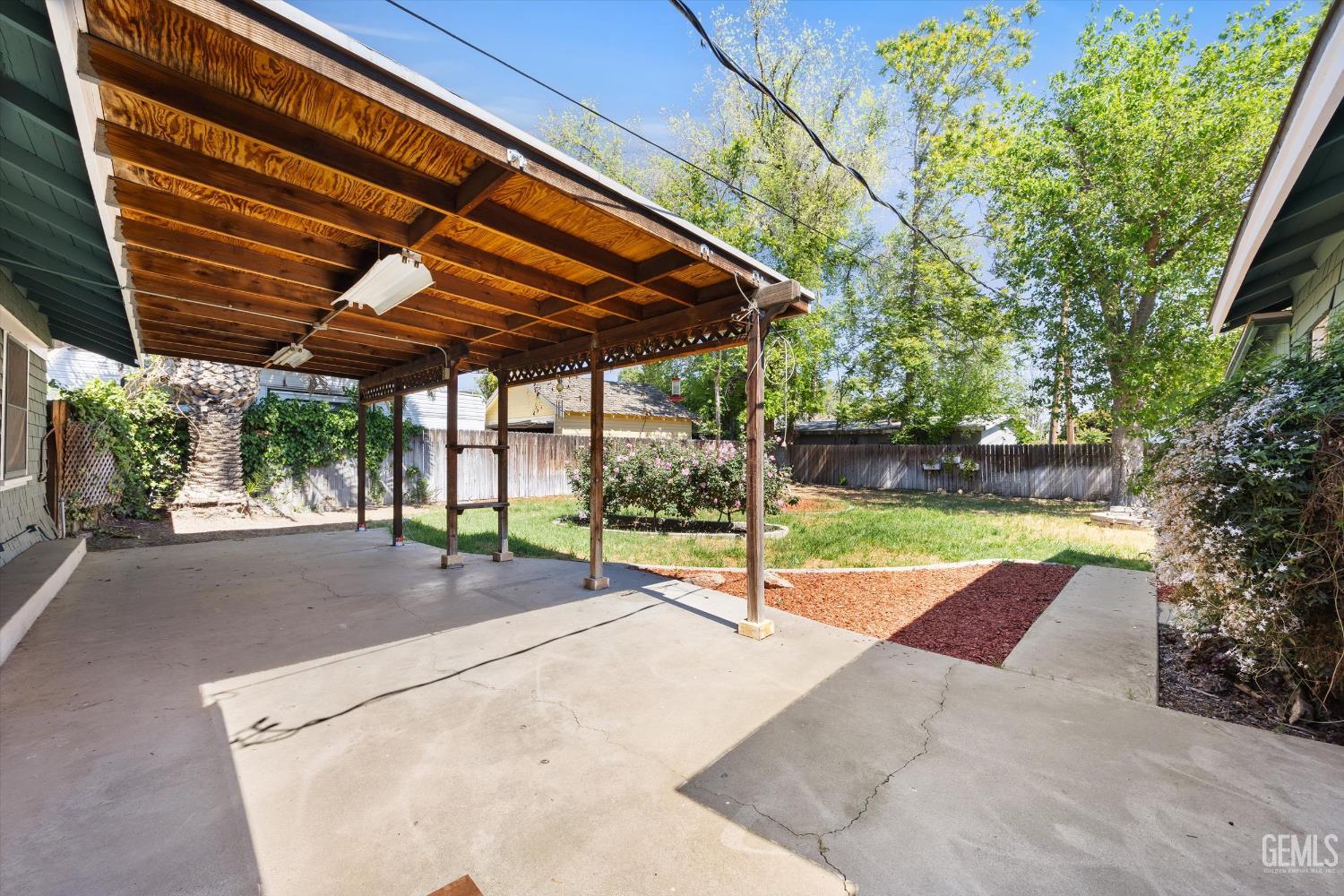 210 Oleander Avenue — photo 23