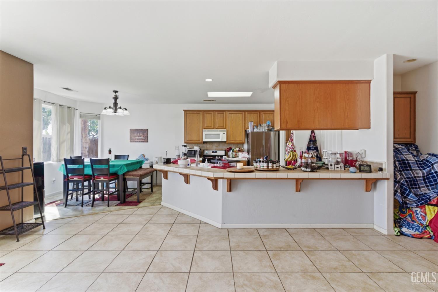 10909 Lewelling Street — photo 10