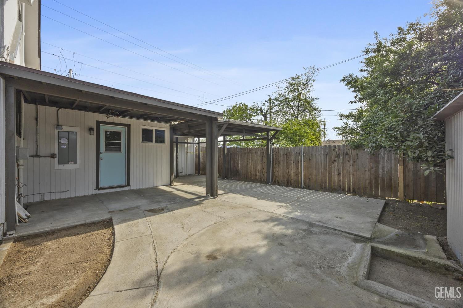 1615 Owens Street — photo 41