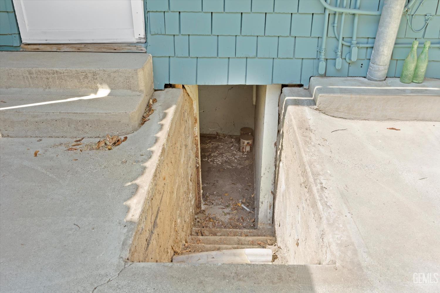 210 Oleander Avenue — photo 32