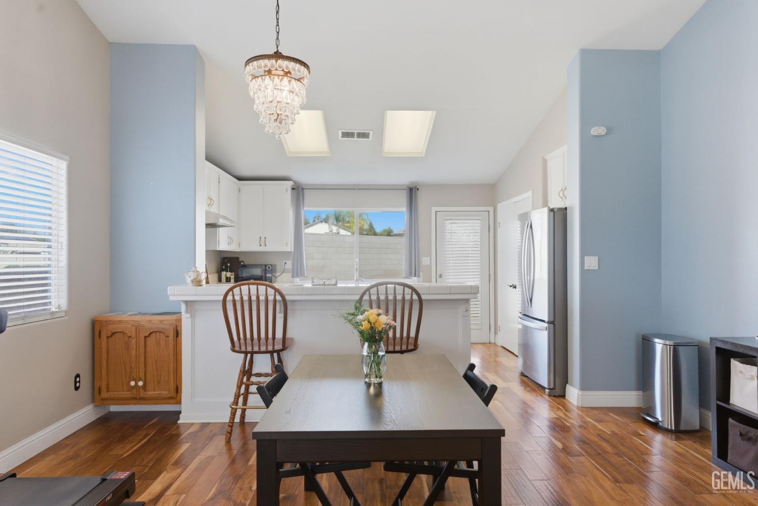 10420 W Victoria Falls Avenue — photo 8