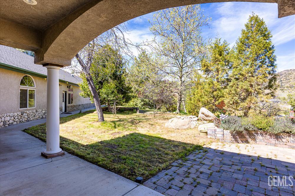 26050 Cumberland Road — photo 57