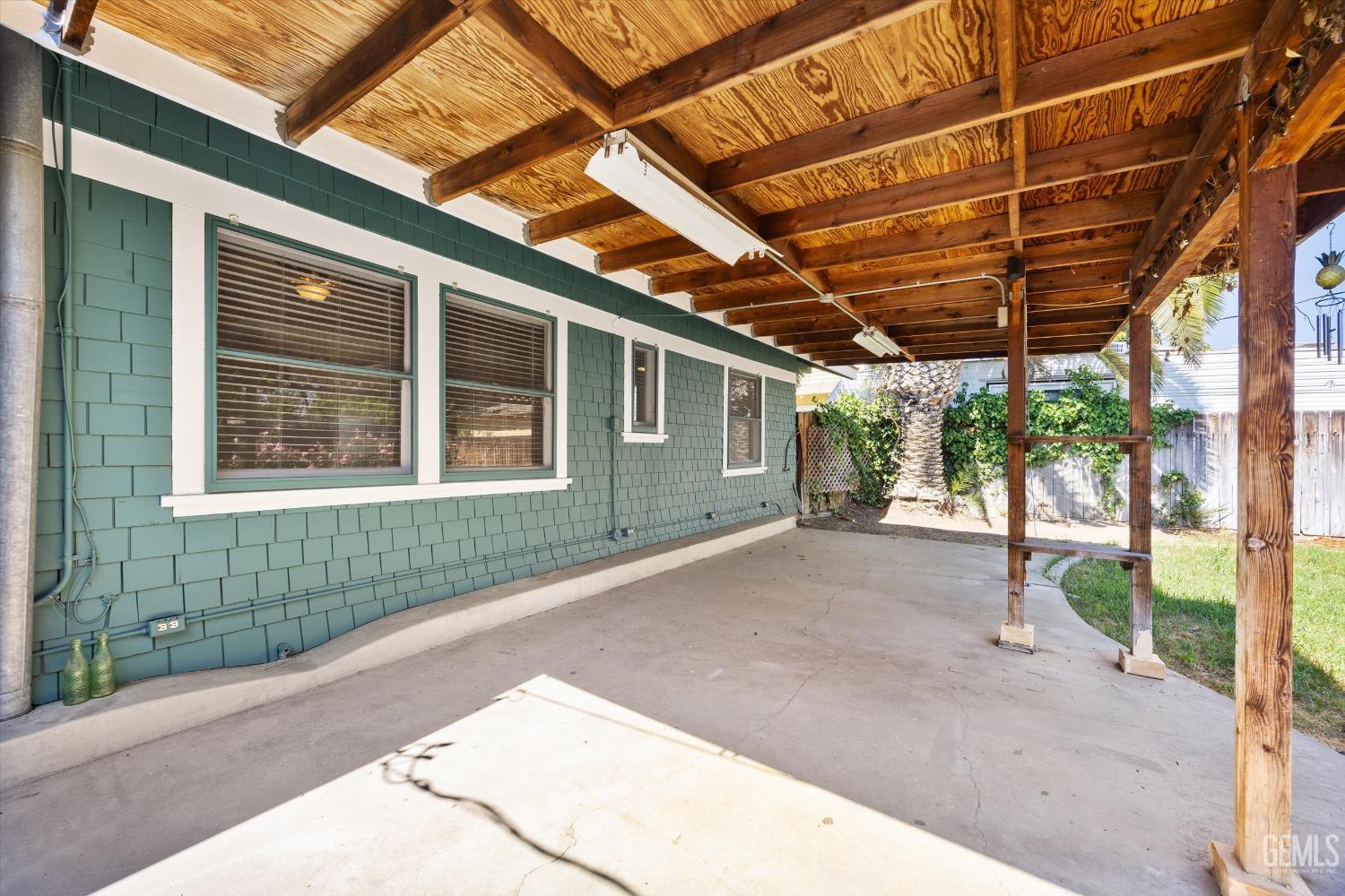 210 Oleander Avenue — photo 22