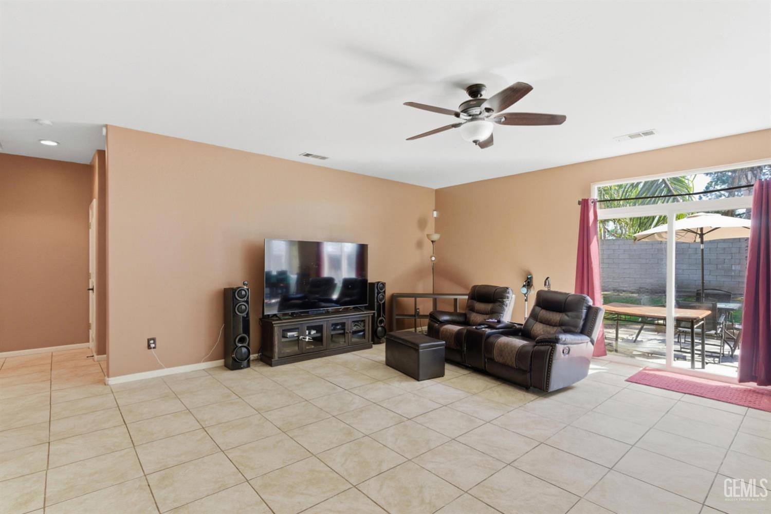10909 Lewelling Street — photo 7