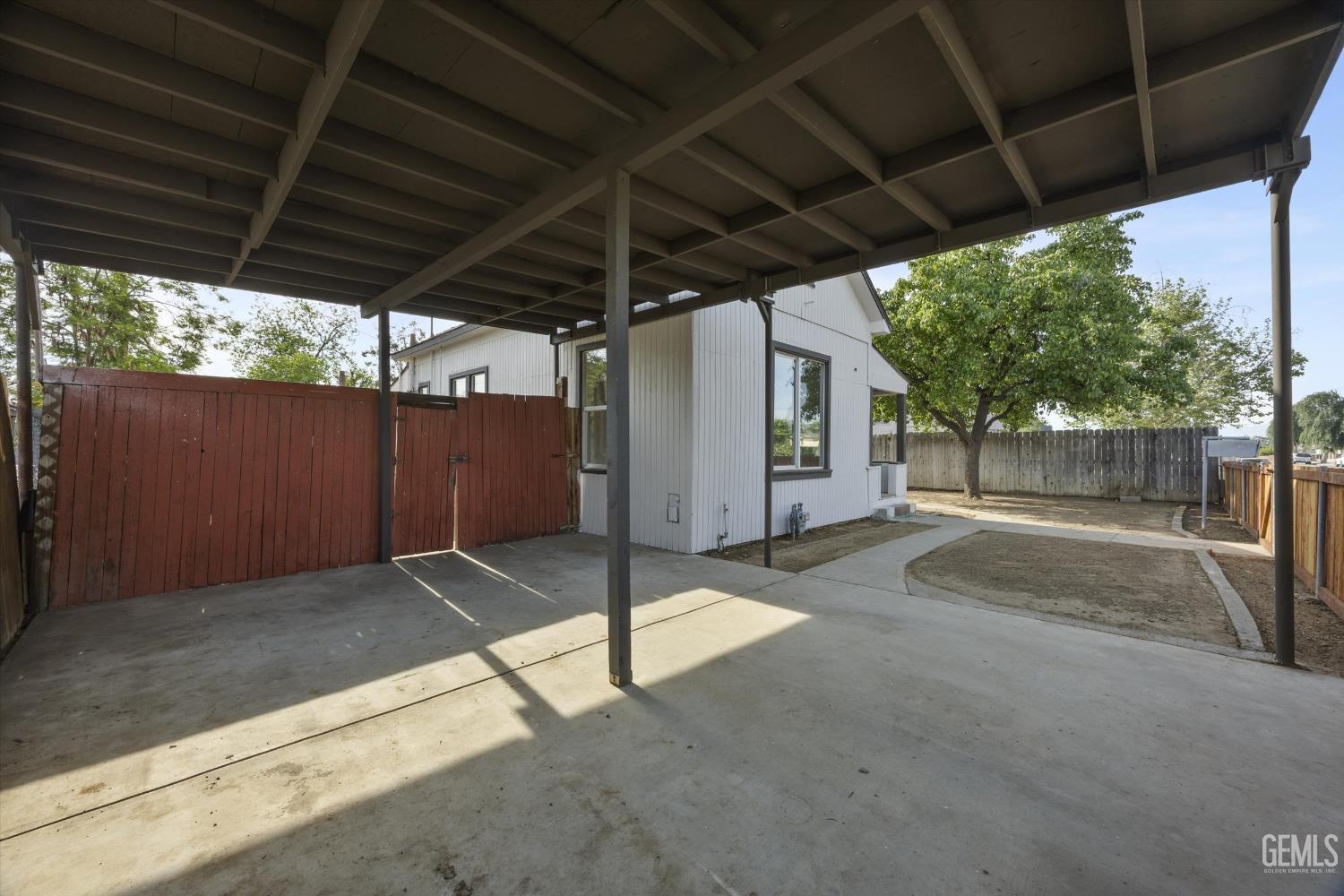 1615 Owens Street — photo 45