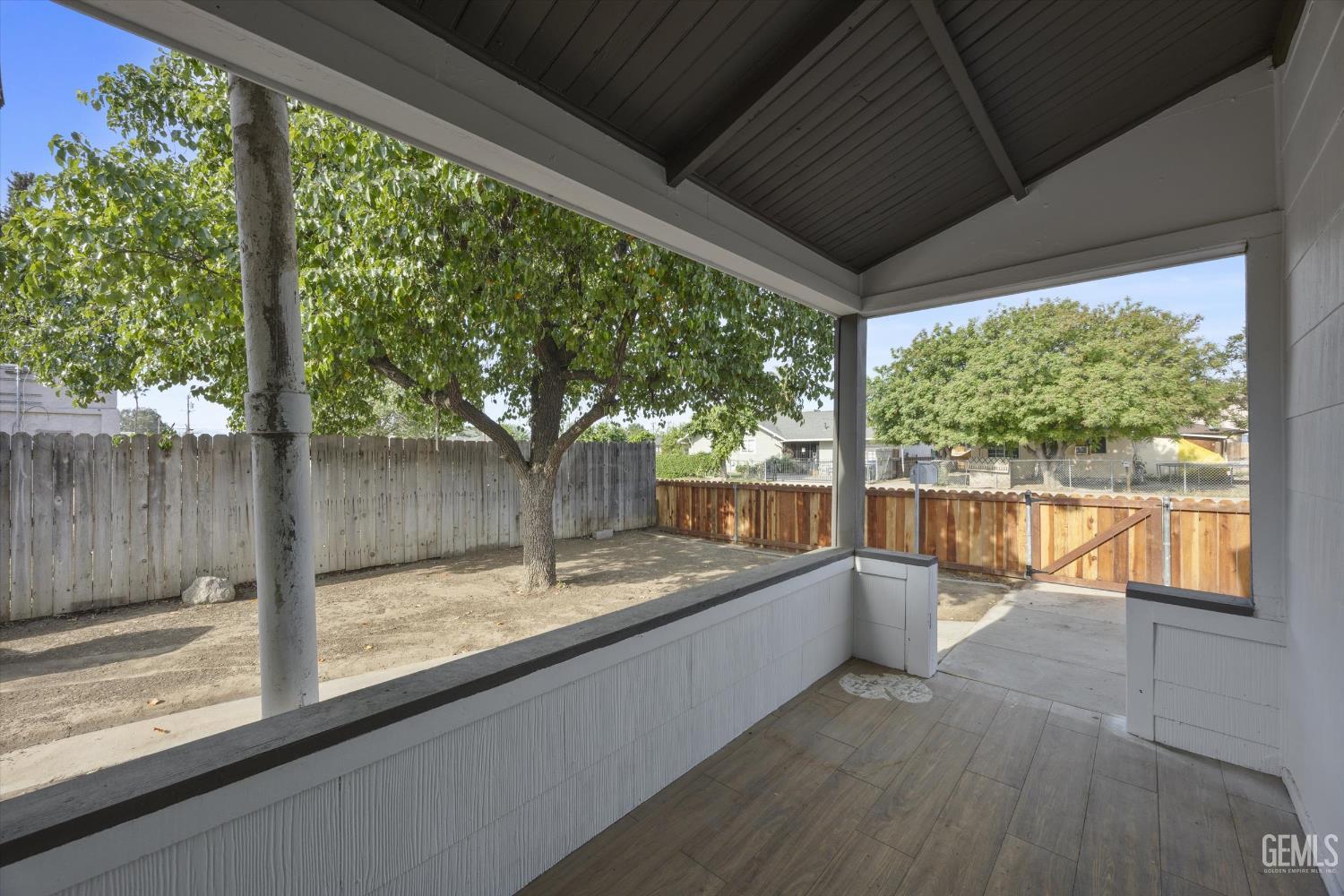 1615 Owens Street — photo 39