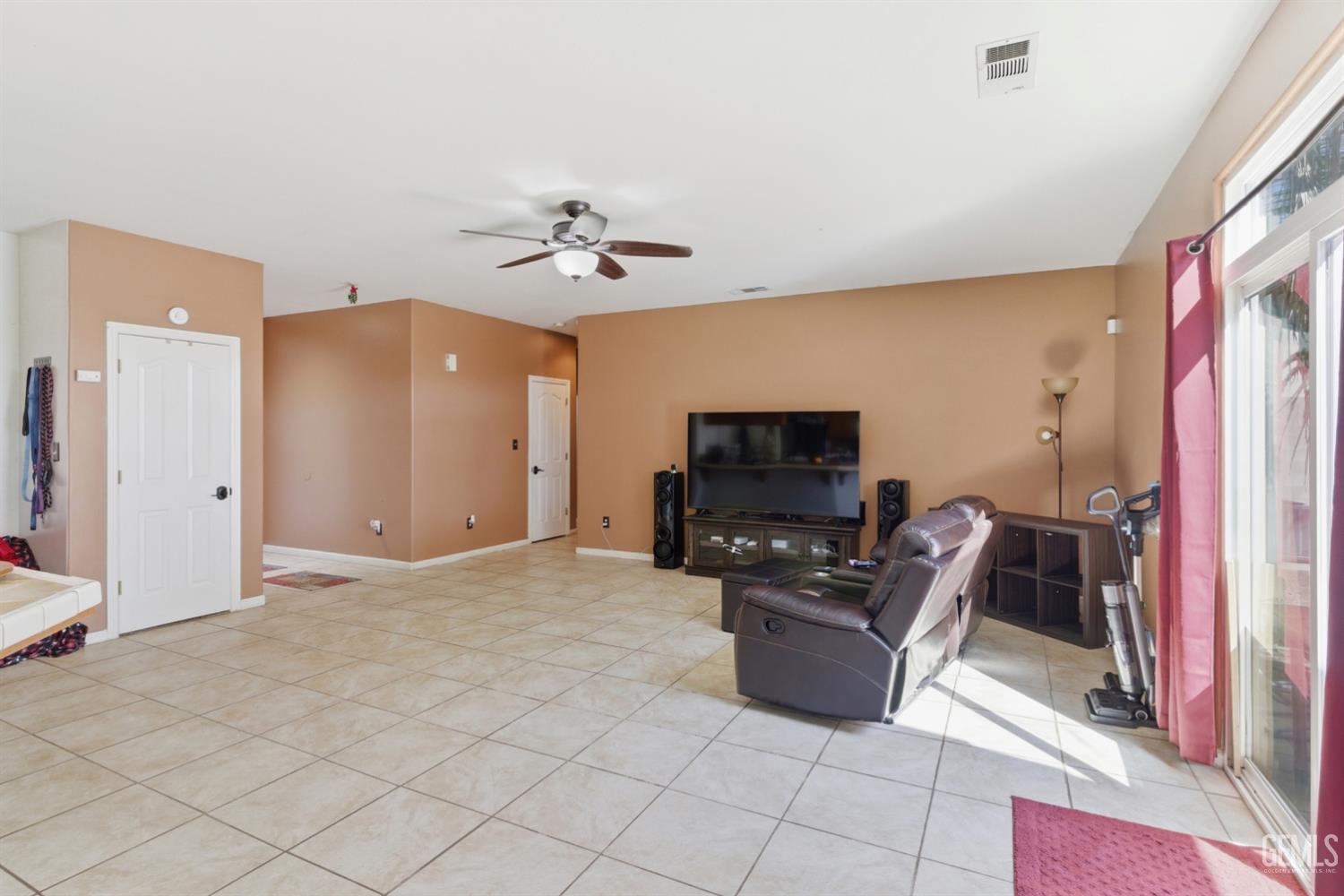 10909 Lewelling Street — photo 8
