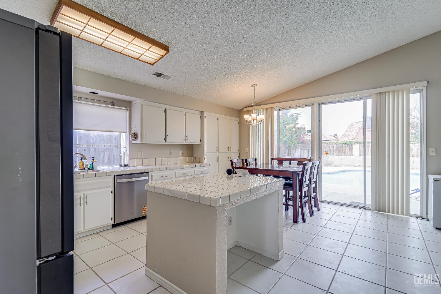 6208 Quaking Aspen Street — photo 9