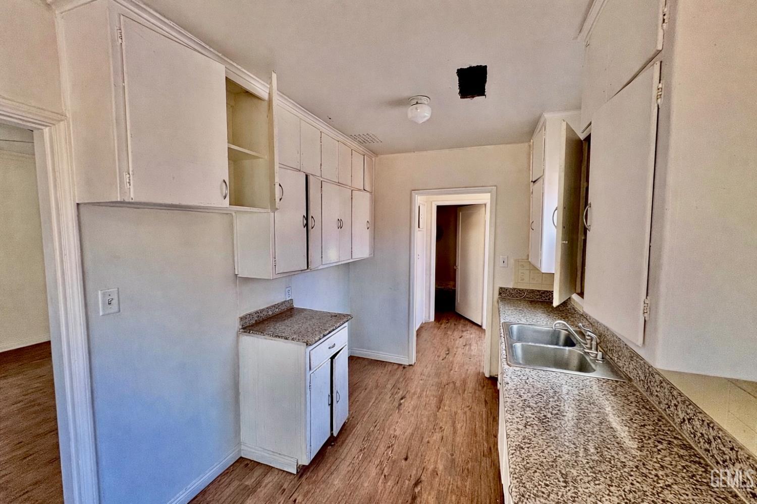 1720 Pacific Street — photo 11