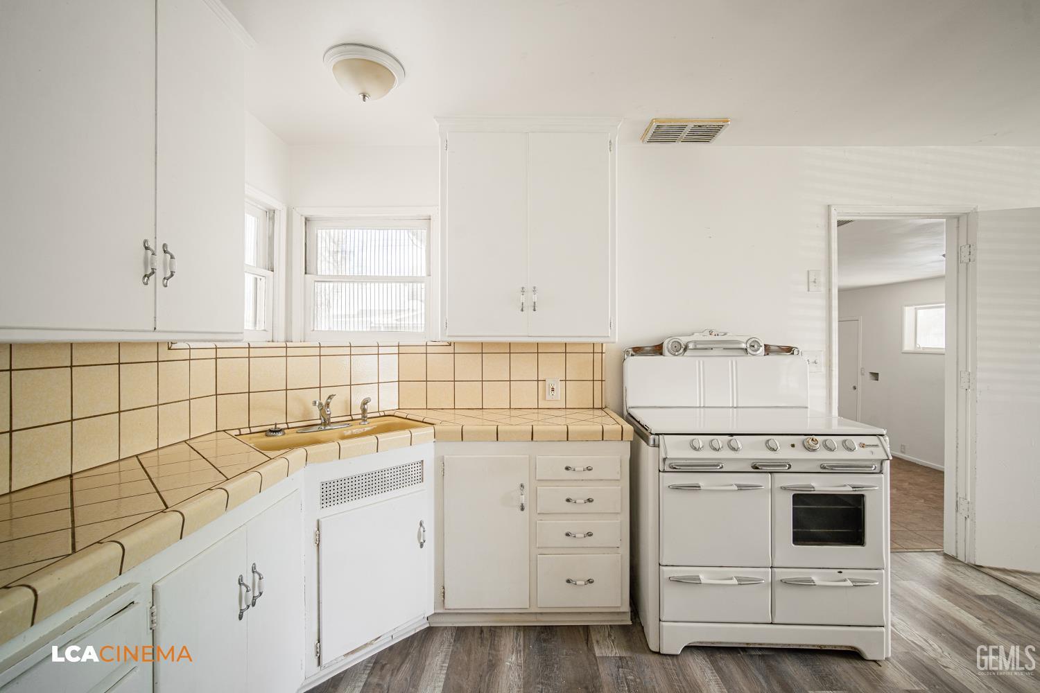 619 Palo Verde Street — photo 10