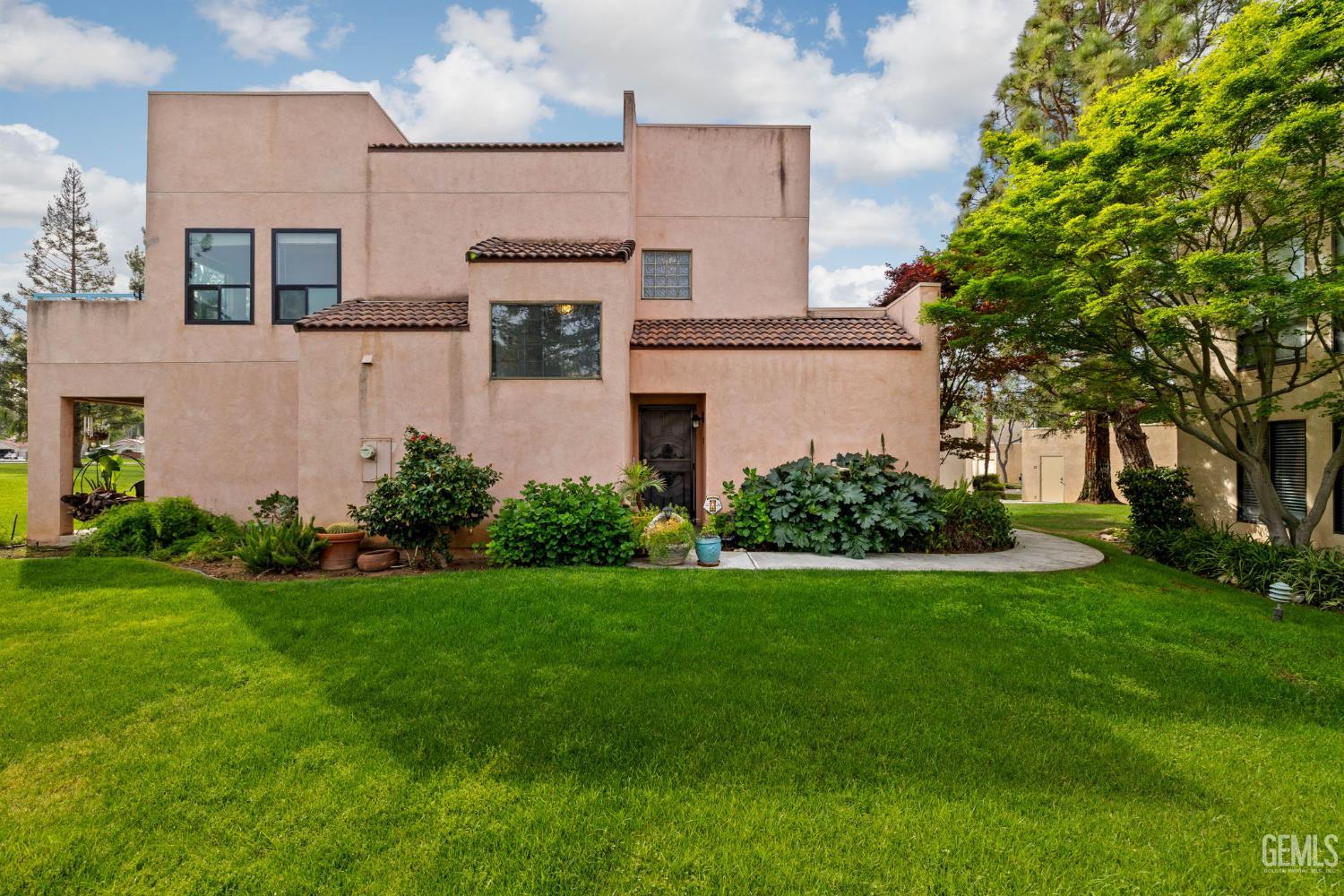 14500 Las Palmas Drive